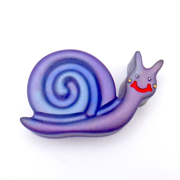 Handmade Resin Snail - Picture 2 of 8